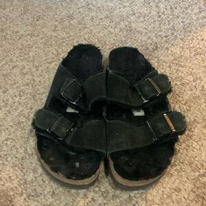 Birkenstock black suede Arizona fur trimmed fall strappy sandals sz 9
